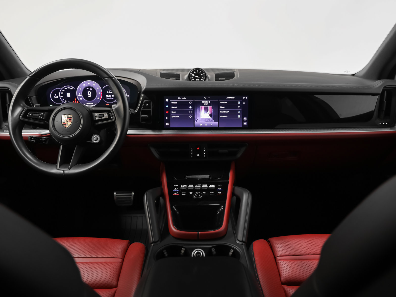 Certified 2025 Porsche Cayenne S AWD/4WD image 27