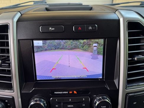 Used 2019 Ford F150 Lariat w/ Trailer Tow Package AWD/4WD image 18