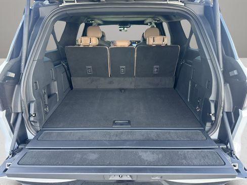 New 2026 Lincoln Navigator L Black Label AWD/4WD image 8