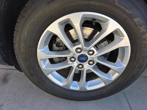 Used 2022 Ford Escape SE image 10