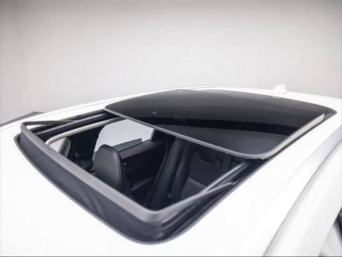 Used 2021 Volvo XC60 T8 Inscription w/ Advanced Package image 16