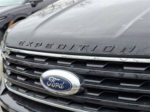 Used 2019 Ford Expedition Max Limited w/ Equipment Group 303A image 9
