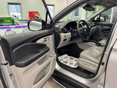 Used 2018 Honda Pilot Elite image 8