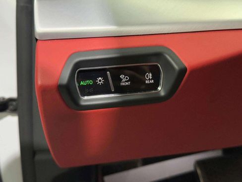 Used 2019 Lamborghini Urus image 31