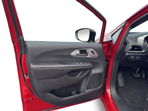 New 2026 Chrysler Pacifica Limited image 13