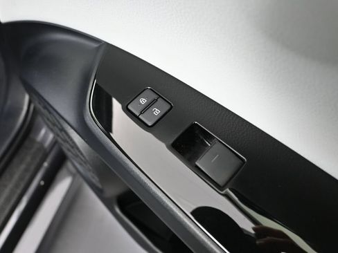 Used 2022 Toyota Prius LE FWD image 44