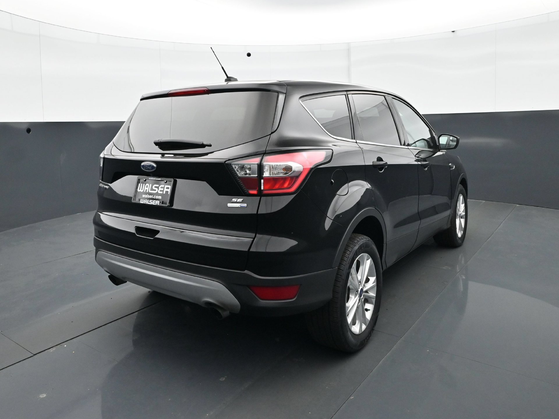 Used 2017 Ford Escape SE AWD/4WD image 6