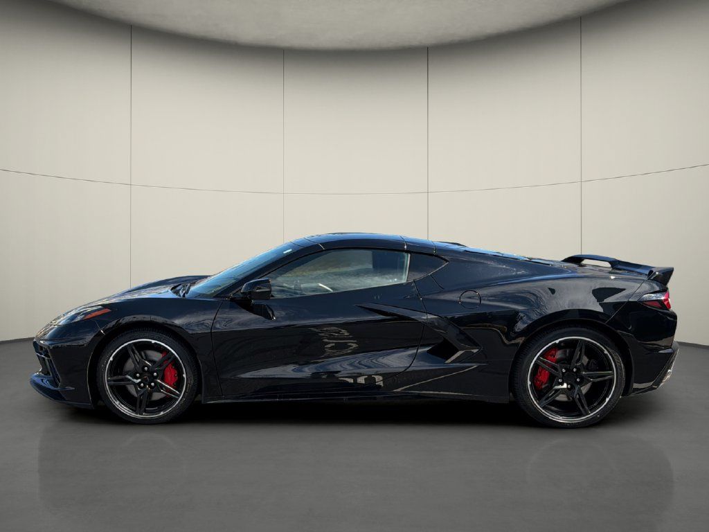 Used 2024 Chevrolet Corvette Stingray Preferred Cpe w/ Z51 Performance Package RWD image 4