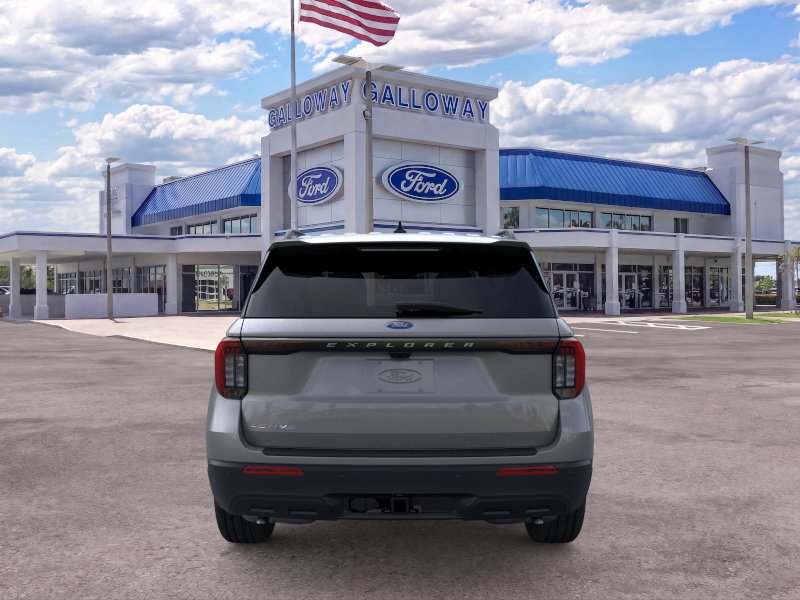 New 2026 Ford Explorer Active RWD image 5