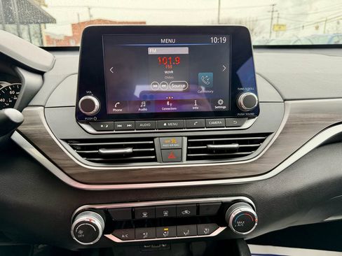 Used 2024 Nissan Altima 2.5 SV image 15