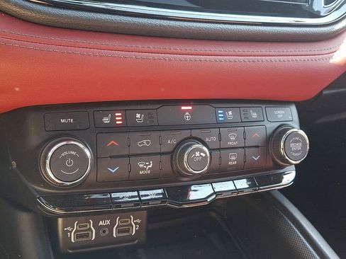 Used 2022 Dodge Durango R/T w/ Blacktop Package AWD/4WD image 18