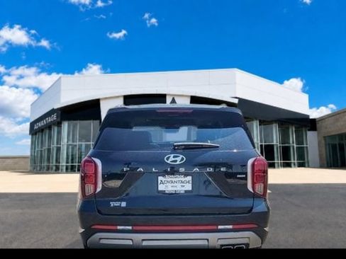 Used 2024 Hyundai Palisade Limited AWD/4WD image 11