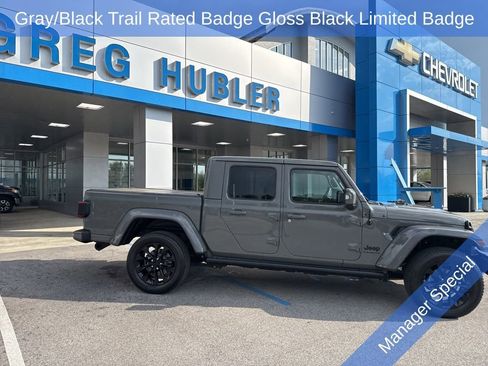 Used 2023 Jeep Gladiator Overland AWD/4WD image 23