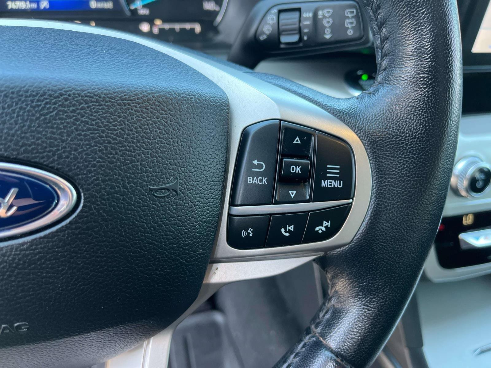Used 2021 Ford Explorer XLT RWD image 35
