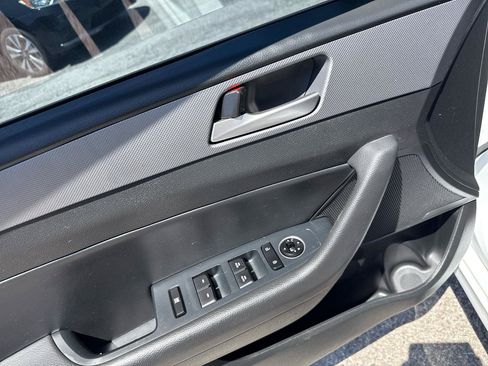 Used 2019 Hyundai Sonata SEL w/ Tech Package 02 FWD image 13