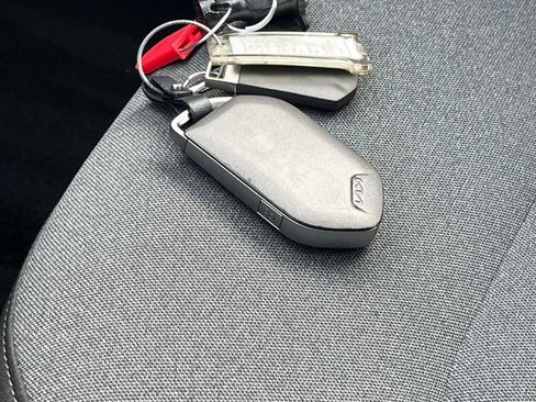 Used 2025 Kia K4 LXS image 23