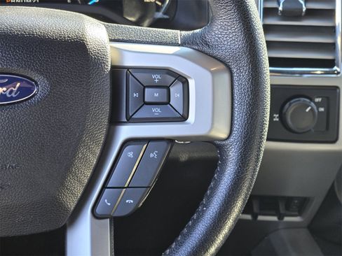 Used 2015 Ford F150 Lariat image 28