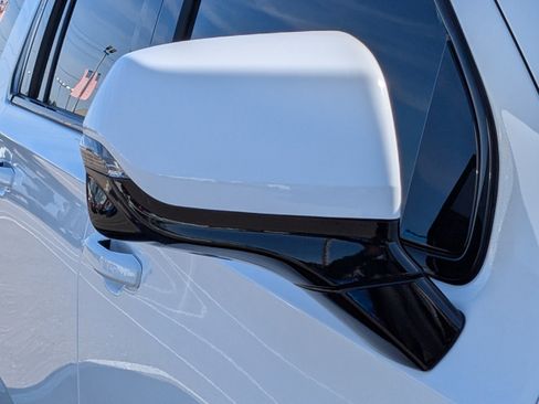 Used 2024 Chevrolet Suburban RST w/ Luxury Package image 11