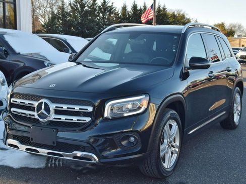 Used 2022 Mercedes-Benz GLB 250 4MATIC w/ Premium Package Lite image 3