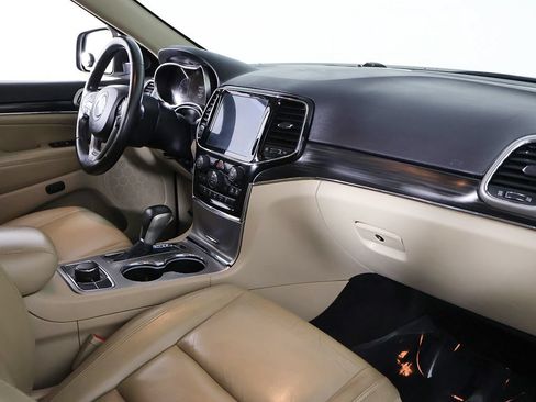 Used 2019 Jeep Grand Cherokee Limited AWD/4WD image 29