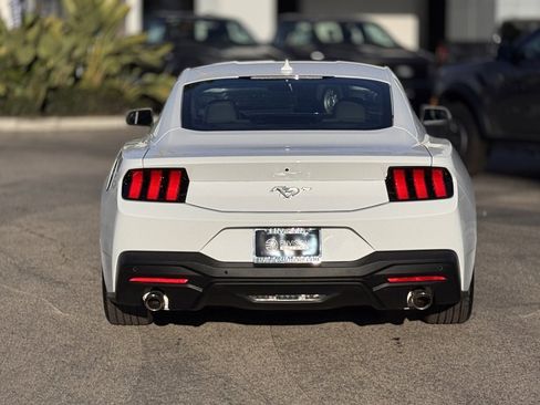 Certified 2025 Ford Mustang Coupe image 11