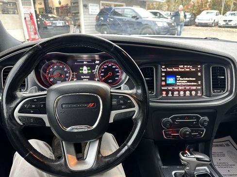 Used 2015 Dodge Charger R/T w/ Plus Group image 18