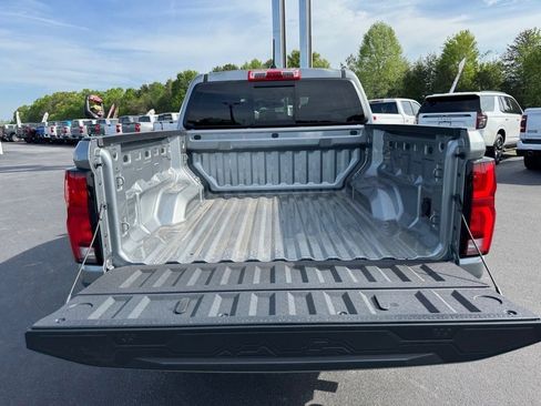 New 2025 Chevrolet Colorado LT w/ LT Convenience Package image 8