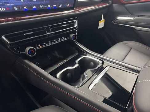 New 2026 Chevrolet Traverse Z71 w/ Driver Confidence Package AWD/4WD image 20