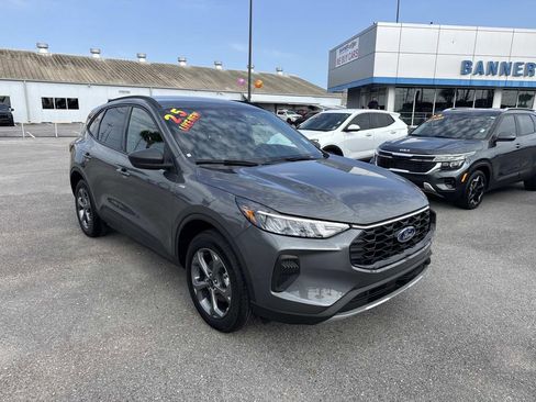 Used 2025 Ford Escape ST-Line AWD/4WD image 1