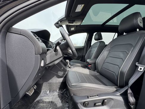 Used 2024 Volkswagen Tiguan SEL R-Line image 12