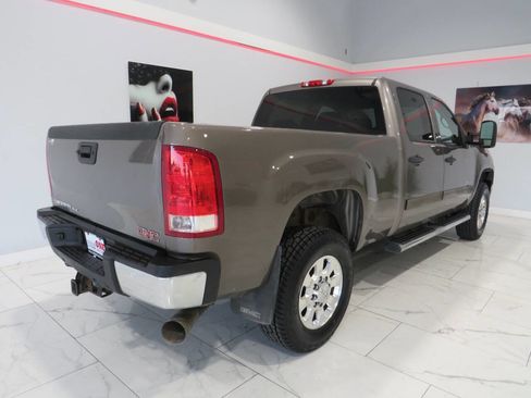 Used 2013 GMC Sierra 2500 SLE w/ SLE Preferred Package image 4