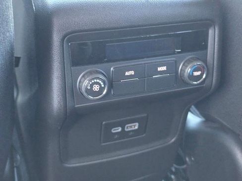 Certified 2023 GMC Acadia SLE image 13