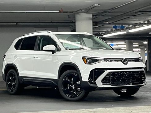 New 2026 Volkswagen Taos SEL AWD/4WD image 2