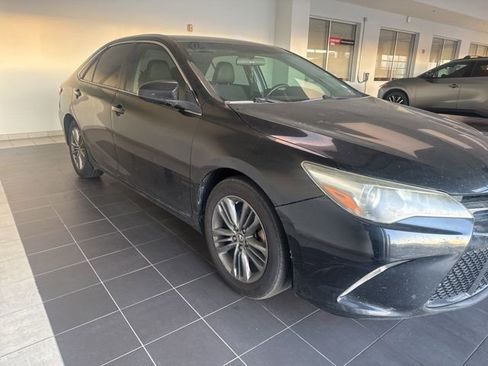 Used 2017 Toyota Camry LE FWD image 5