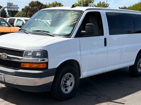 Used 2017 Chevrolet Express 3500 LT w/ LT Preferred Equipment Group RWD image 1
