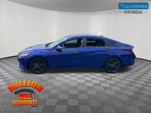 Used 2021 Hyundai Elantra SEL w/ Convenience Package FWD image 4