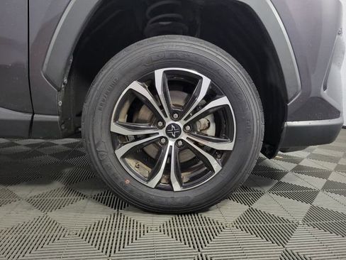 Used 2022 Toyota RAV4 LE image 9