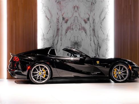 Used 2021 Ferrari 812 GTS RWD image 4