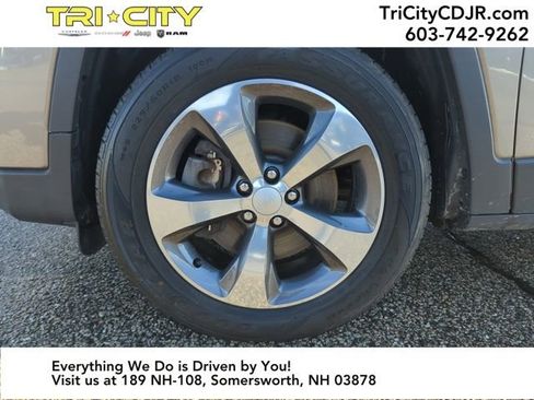 Used 2019 Jeep Cherokee Limited w/ Trailer Tow Group image 35