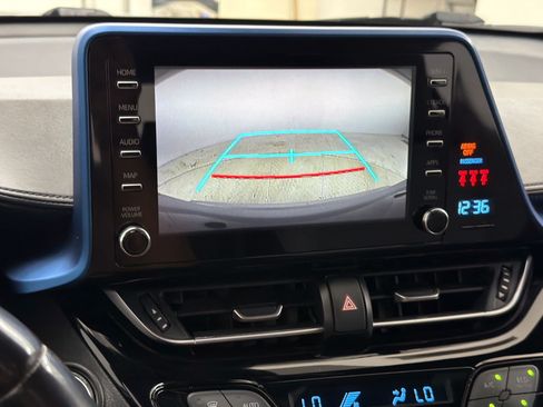 Used 2019 Toyota C-HR XLE FWD image 18
