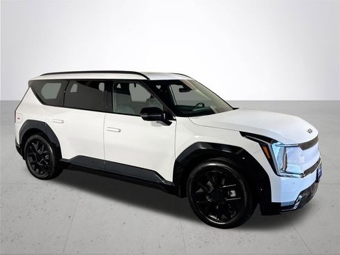 New 2026 Kia EV9 Land w/ Nightfall Edition Package image 4