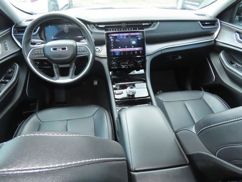 Used 2022 Jeep Grand Cherokee L Limited AWD/4WD image 25