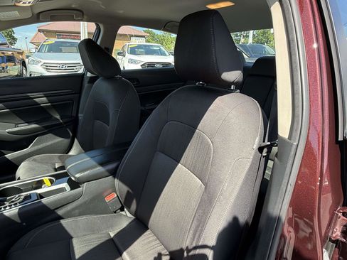 Used 2024 Nissan Altima 2.5 SV FWD image 18