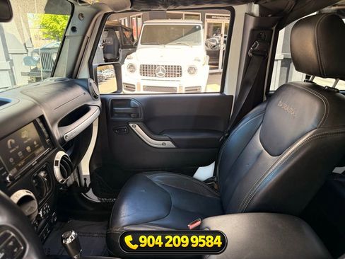 Used 2017 Jeep Wrangler Unlimited Sahara w/ Connectivity Group AWD/4WD image 22