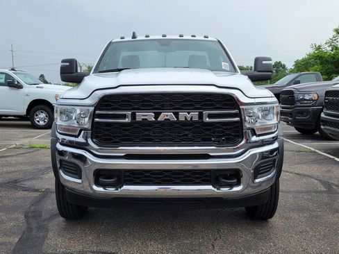 New 2024 RAM 5500 Tradesman image 3