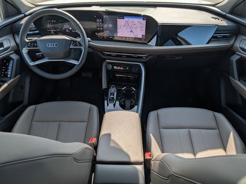 Certified 2025 Audi Q5 Premium w/ Convenience Package image 10