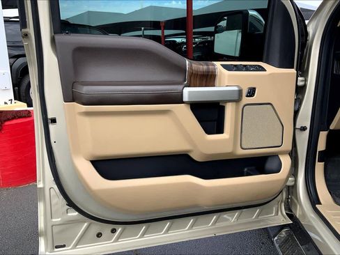 Used 2018 Ford F150 Lariat w/ Trailer Tow Package image 22