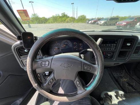Used 2004 Chevrolet Avalanche Z71 w/ Preferred Equipment Group AWD/4WD image 33