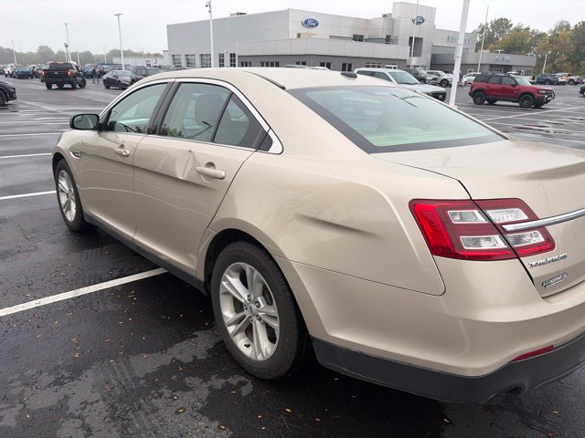 Used 2017 Ford Taurus SE FWD image 14
