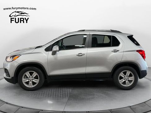 Used 2019 Chevrolet Trax LT w/ Driver Confidence Package FWD image 6